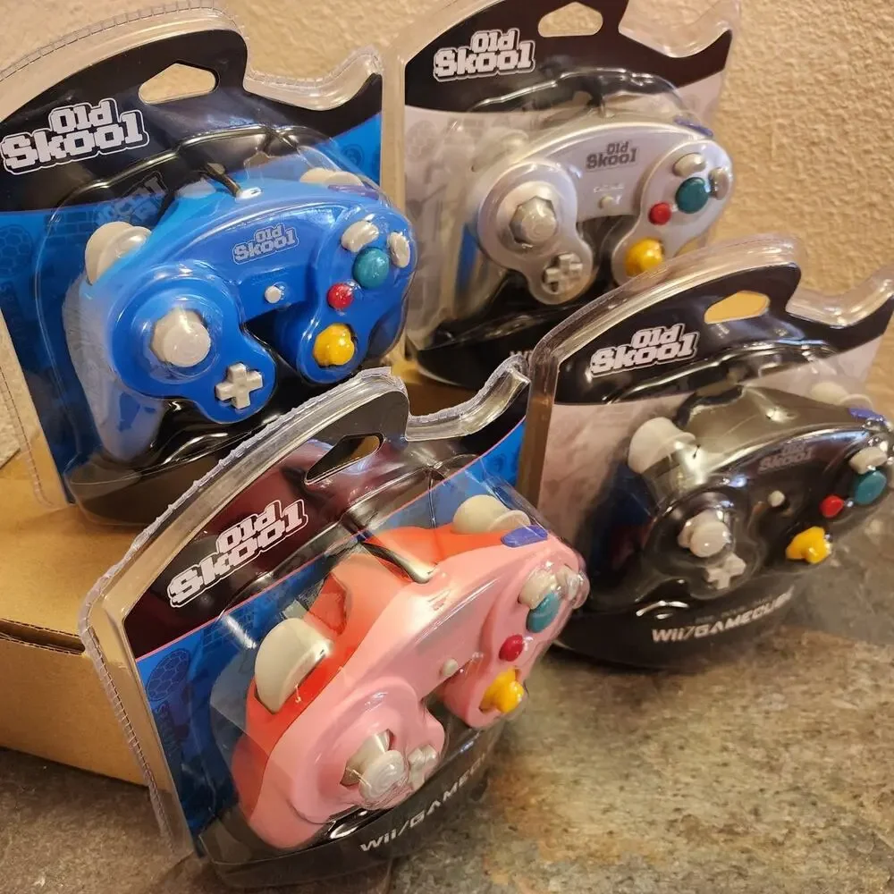 4 Gamecube Controllers - 4 Colors Bundle (NEW) Pink Black Blue Silver - Nintendo